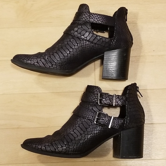 Express Shoes - EXPRESS snakeskin booties
